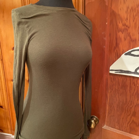 Lot of 2, size 4 shirts - Picture 5 of 10